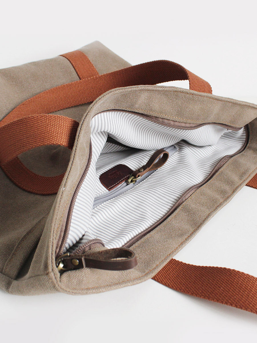 ●Fallett● Clasp shoulder bag light khaki FA2401BG09BE Coach Lewis Shoulder Bag in Signature Canvas M/khaki