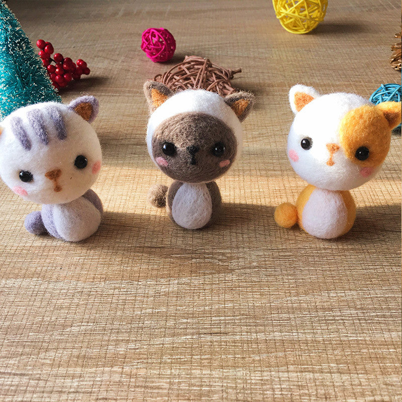 Cute Cat Needle Felting Kit - Makes 6 cats!