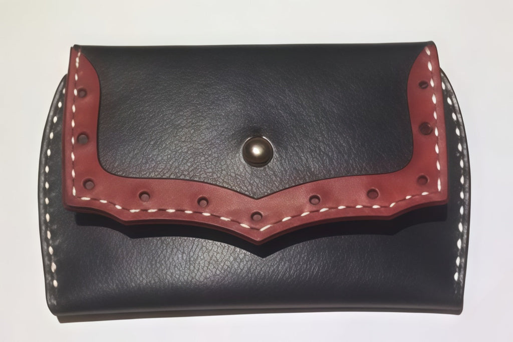 Free Leather Pattern Download:  Patterns for Vintage Leather Coin Wallet for Women