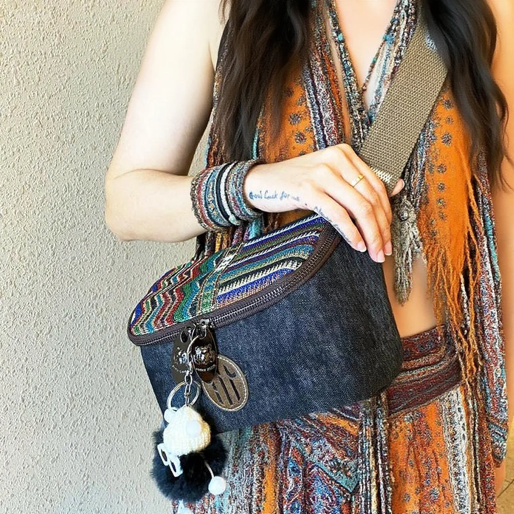 VIVIモデル せいら Beaded Classic Bow Crossbody Bag Beaded Classic Bow Crossbody Bag
