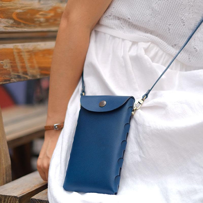 leather smartphone crossbody bag