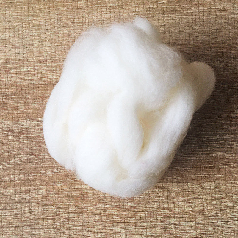 HR020-030 Wool Roving for Felting 1 Ounce Pale Ivory Off-White